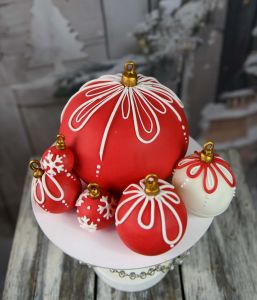 Kalėdinis tortas žaisliukai, Naujametinis tortas žaisliukai